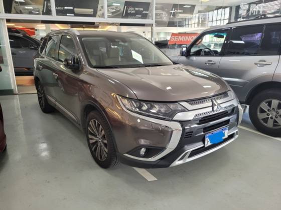 MITSUBISHI OUTLANDER 3.0 MIVEC V6 GASOLINA HPE-S AWD AUTOMÁTICO MITSUBISHI OUTLANDER 3.0 MIVEC V6 GASOLINA HPE-S AWD AUTOMÁTICO